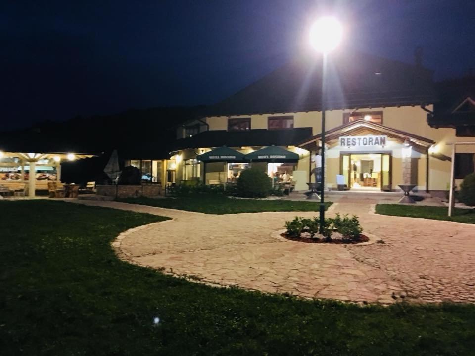 Omladinski Hotel Rostovo บูโกลโน ภายนอก รูปภาพ