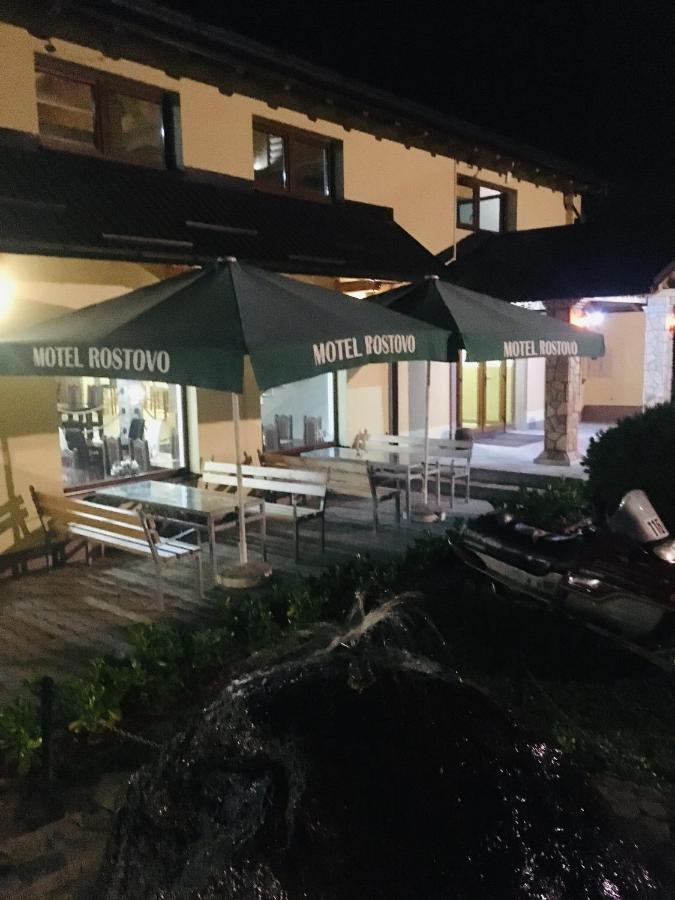 Omladinski Hotel Rostovo บูโกลโน ภายนอก รูปภาพ