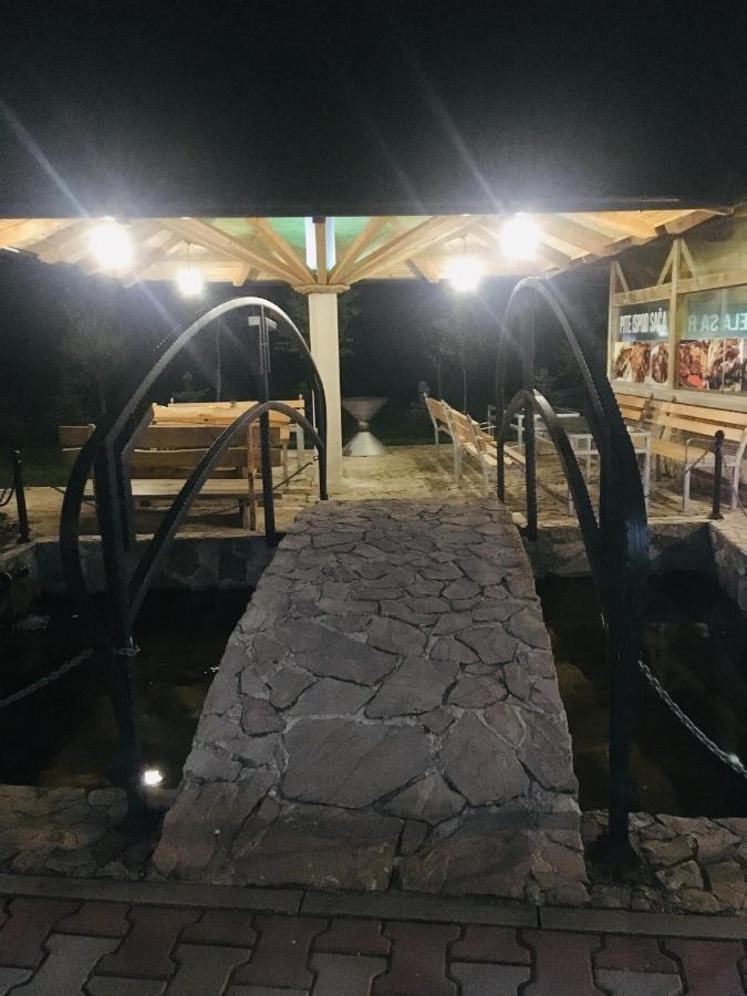 Omladinski Hotel Rostovo บูโกลโน ภายนอก รูปภาพ