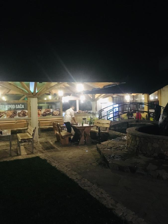 Omladinski Hotel Rostovo บูโกลโน ภายนอก รูปภาพ
