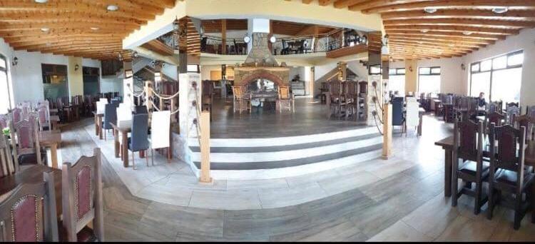 Omladinski Hotel Rostovo บูโกลโน ภายนอก รูปภาพ