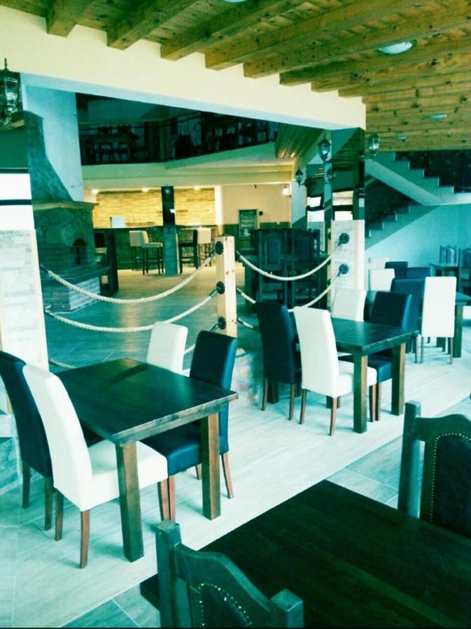 Omladinski Hotel Rostovo บูโกลโน ภายนอก รูปภาพ